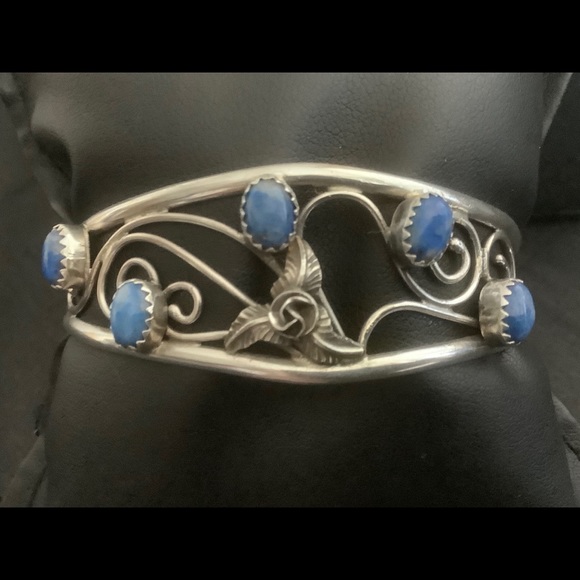 Navajo Max Calladitto Sterling Silver Lapis cuff bracelet - Picture 5 of 7